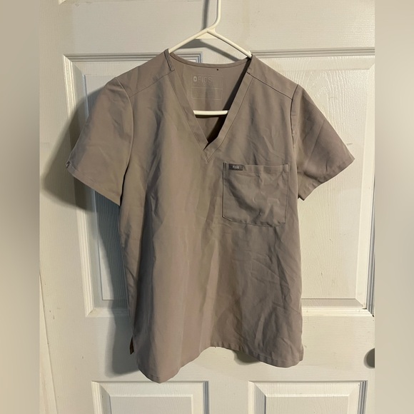 Figs Women’s Short Sleeve Top - Picture 1 of 3